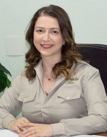 Estéfani Maiolini Bicego Pereira, Dra.